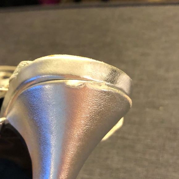 Silver heels size 7 - Picture 7 of 7